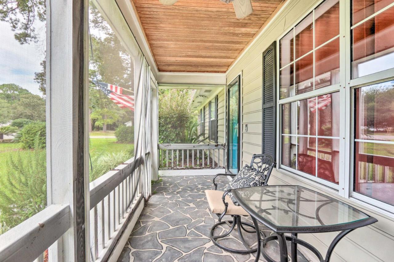 Peaceful Beaufort Home With Front Porch And Grill エクステリア 写真