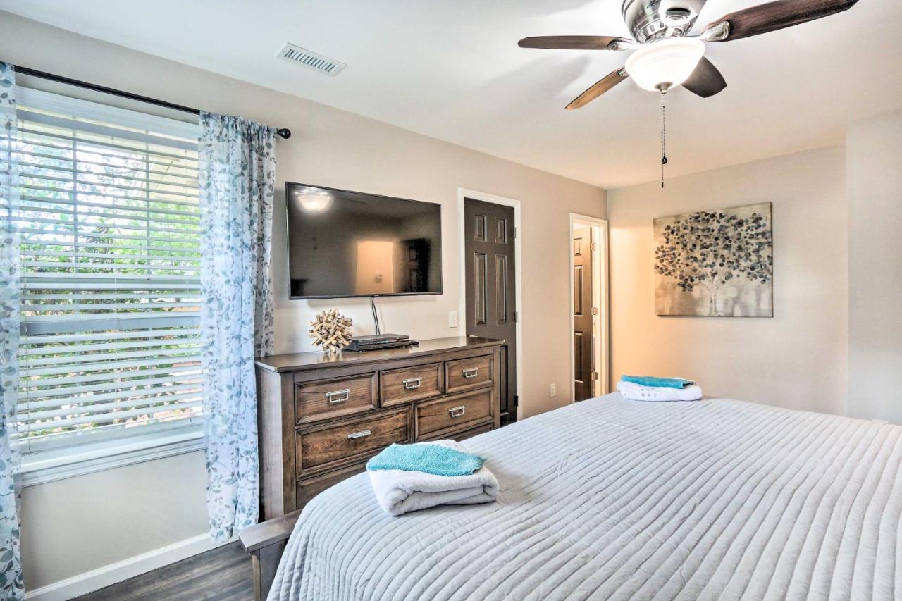 Peaceful Beaufort Home With Front Porch And Grill エクステリア 写真