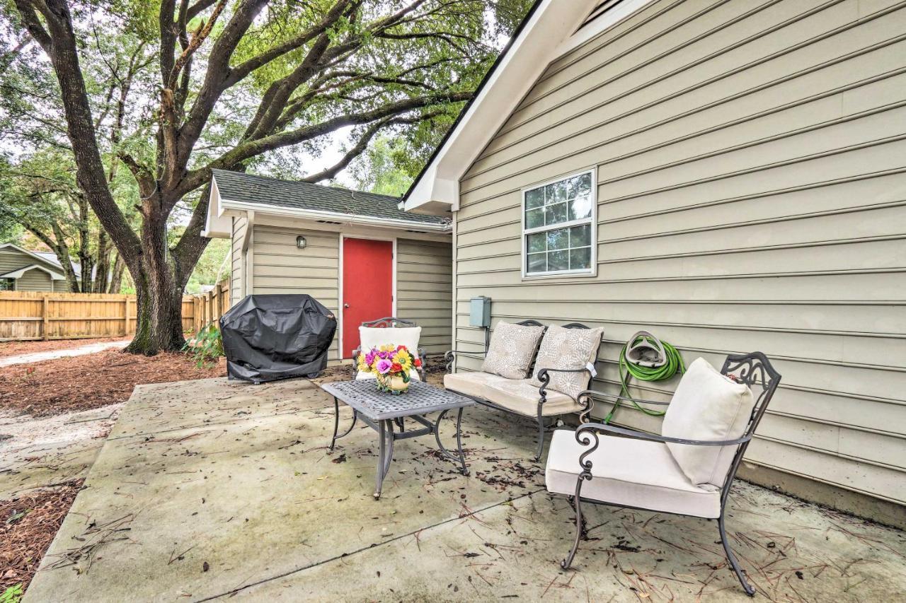 Peaceful Beaufort Home With Front Porch And Grill エクステリア 写真