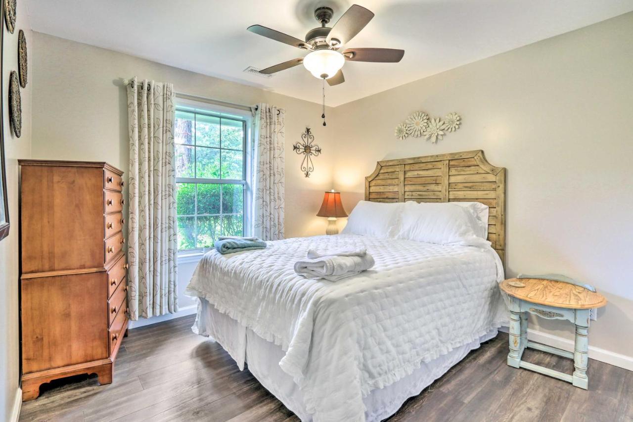 Peaceful Beaufort Home With Front Porch And Grill エクステリア 写真