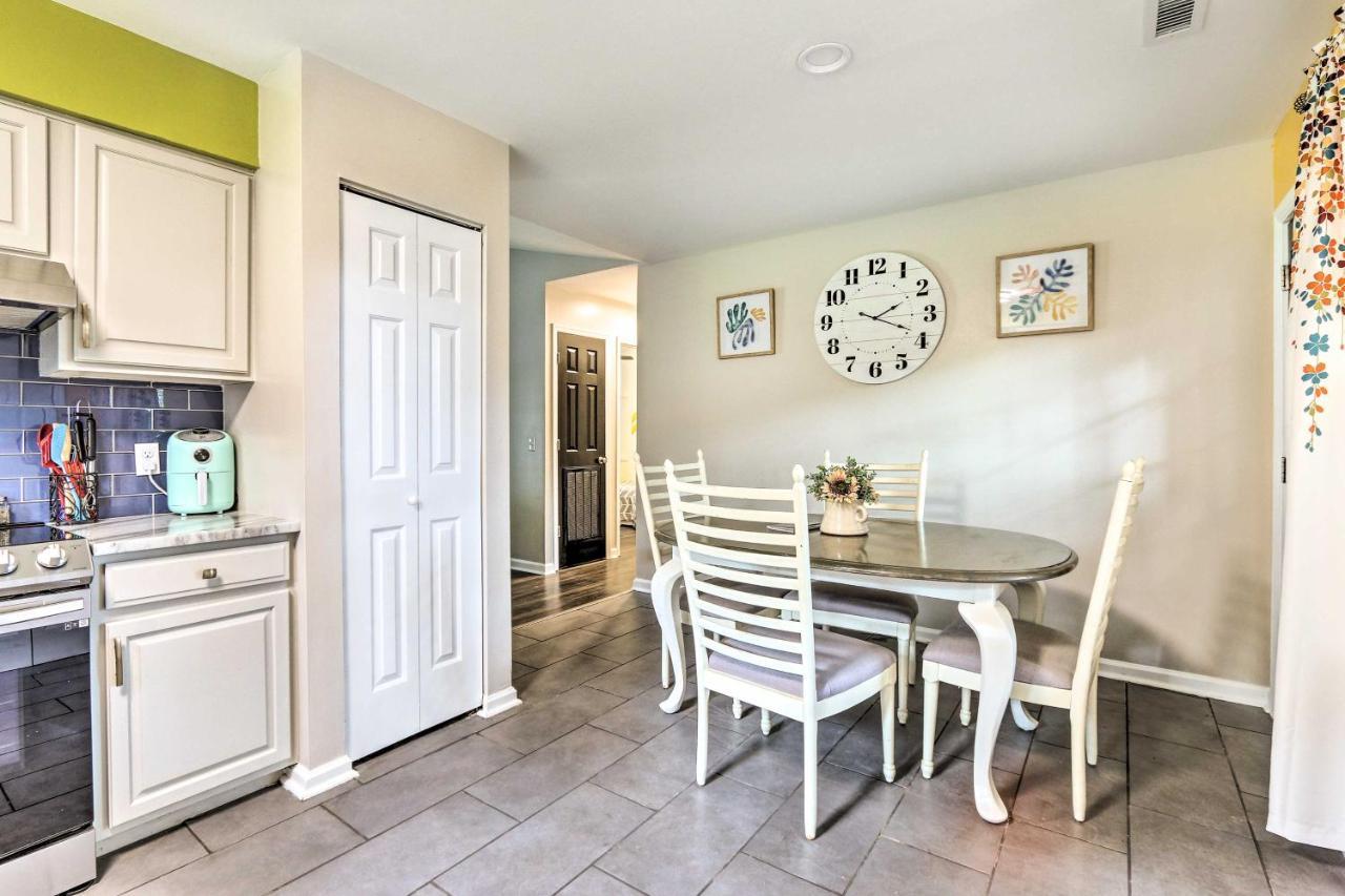Peaceful Beaufort Home With Front Porch And Grill エクステリア 写真