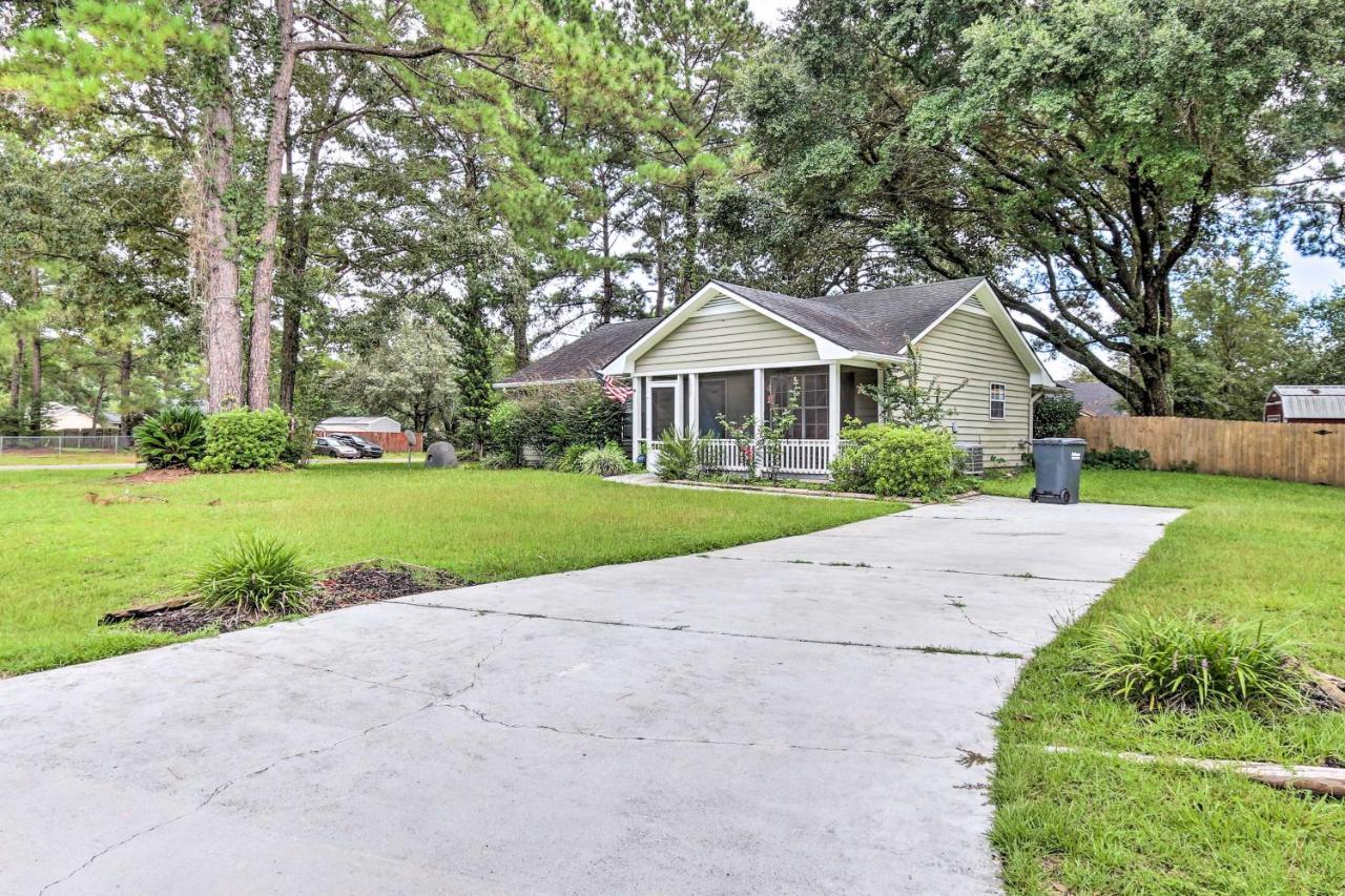 Peaceful Beaufort Home With Front Porch And Grill エクステリア 写真